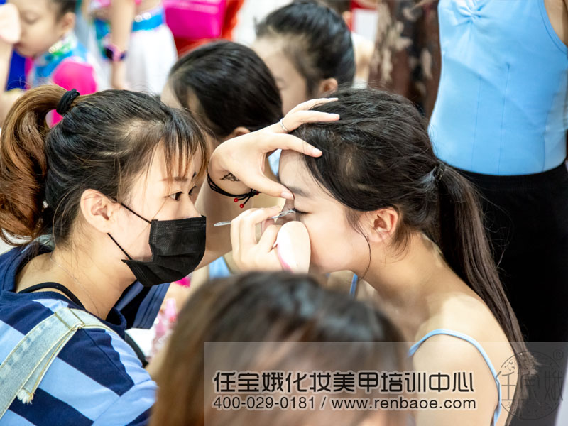 西安電視臺全國青少年藝術節化妝實踐活動